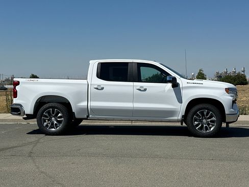 New 2025 Chevrolet Silverado 1500 LT image 3