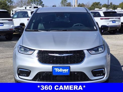 New 2026 Chrysler Pacifica Select image 4