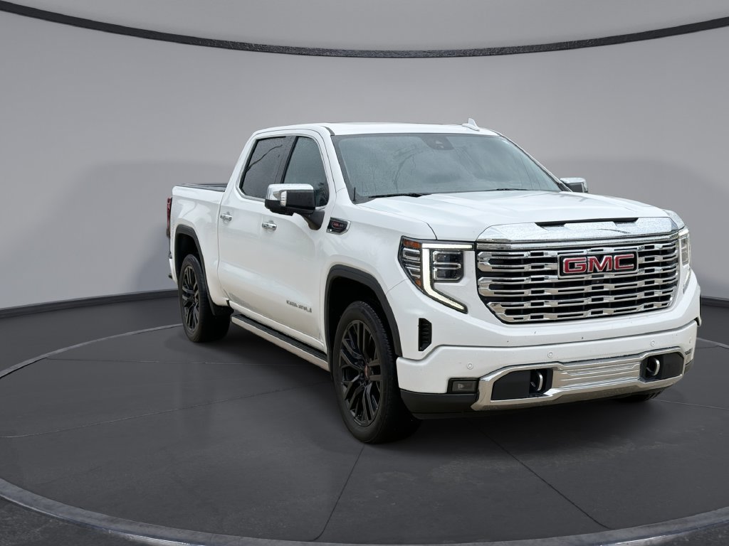 Used 2023 GMC Sierra 1500 Denali AWD/4WD image 3
