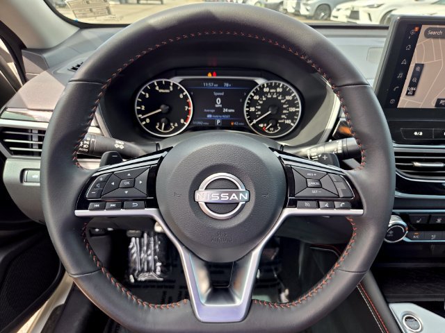 Used 2024 Nissan Altima 2.5 SR w/ SR Premium Package FWD image 28