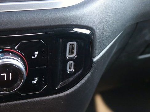 Used 2024 GMC Sierra 1500 SLT image 29