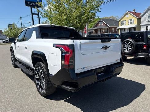 Used 2024 Chevrolet Silverado EV RST AWD/4WD image 8
