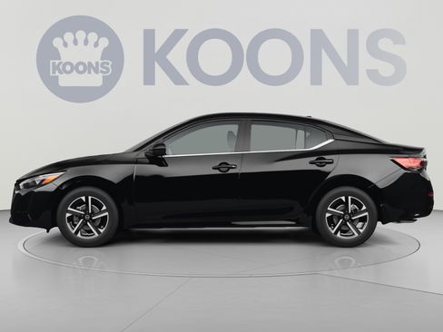 Used 2025 Nissan Sentra SV FWD image 2