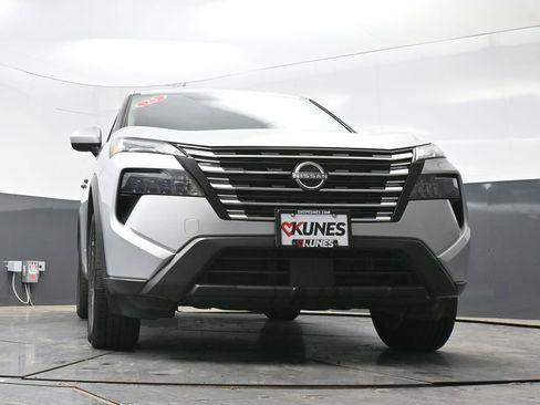 Used 2025 Nissan Rogue SV AWD/4WD image 50