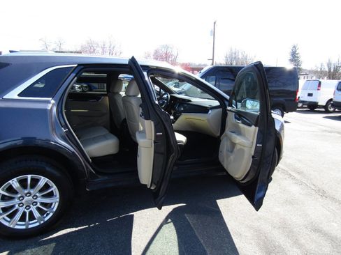 Used 2019 Cadillac XT5 AWD image 27