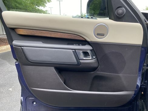 Used 2018 Land Rover Discovery HSE AWD/4WD image 13