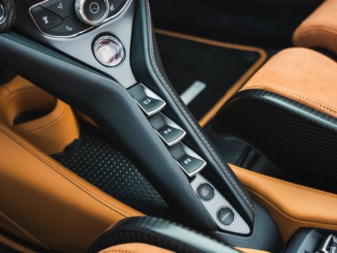 Used 2022 McLaren 765LT RWD image 49