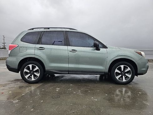 Used 2017 Subaru Forester 2.5i w/ Alloy Wheel Package image 10