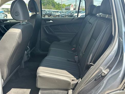 Used 2023 Volkswagen Tiguan SE w/ Panoramic Sunroof Package AWD/4WD image 33