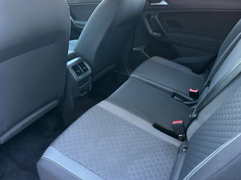 Used 2021 Volkswagen Tiguan S image 12