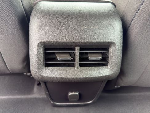 Used 2018 Chevrolet Equinox LS image 30