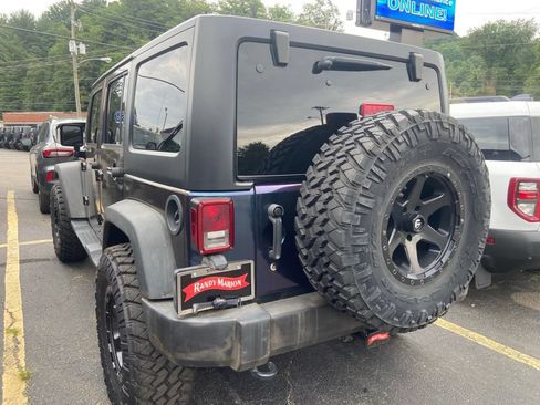 Used 2018 Jeep Wrangler Unlimited Sport S AWD/4WD image 2
