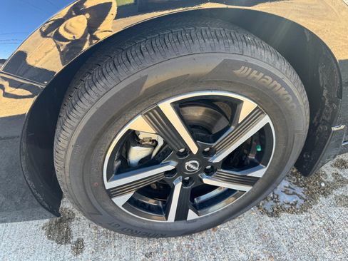 Used 2024 Nissan Sentra SV w/ All-Weather Package image 9