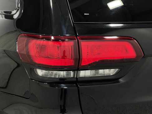 Used 2020 Jeep Grand Cherokee Trackhawk AWD/4WD image 33