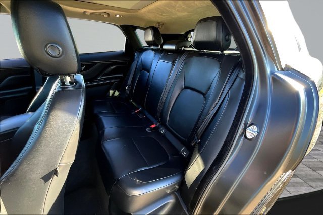 Used 2020 Jaguar F-PACE Premium AWD/4WD image 22