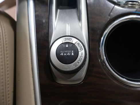 Used 2014 Nissan Pathfinder SL AWD/4WD image 34