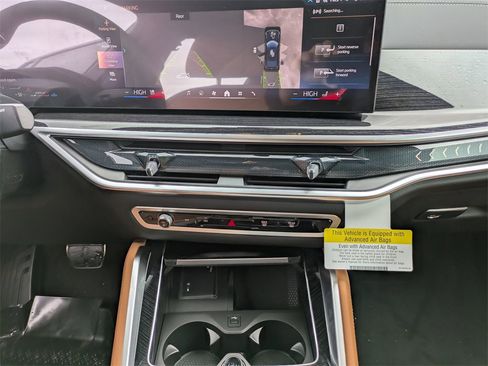 New 2026 BMW X6 xDrive40i w/ Climate Comfort Package image 32