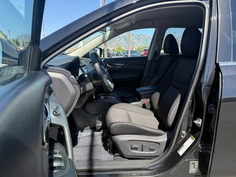 Used 2017 Nissan Rogue SV AWD/4WD image 12
