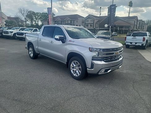 Used 2022 Chevrolet Silverado 1500 LTZ image 1