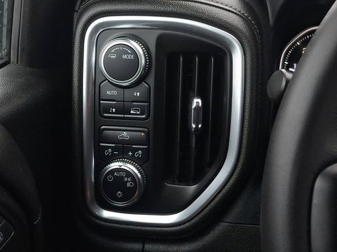 Used 2022 GMC Sierra 1500 SLE image 26