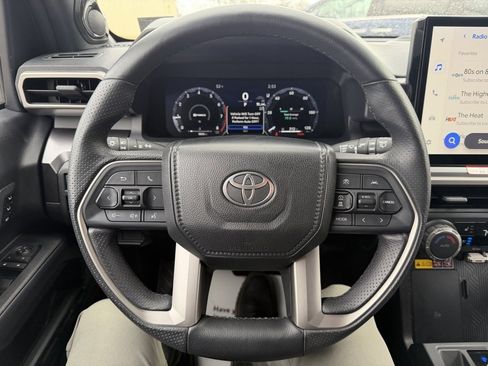Used 2025 Toyota 4Runner TRD Off-Road Premium image 13