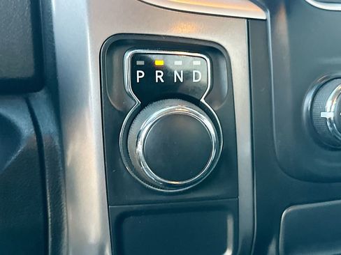 Used 2021 RAM 1500 Classic SLT image 17