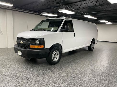 Used 2014 Chevrolet Express 2500 Extended RWD image 6