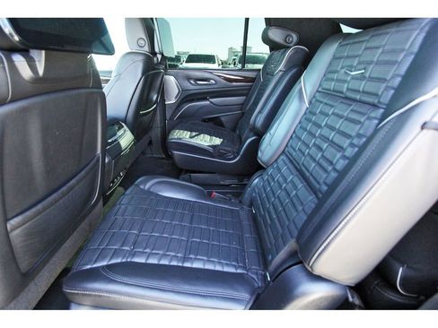 Used 2021 Cadillac Escalade Sport Platinum w/ Heavy-Duty Trailer Package image 7