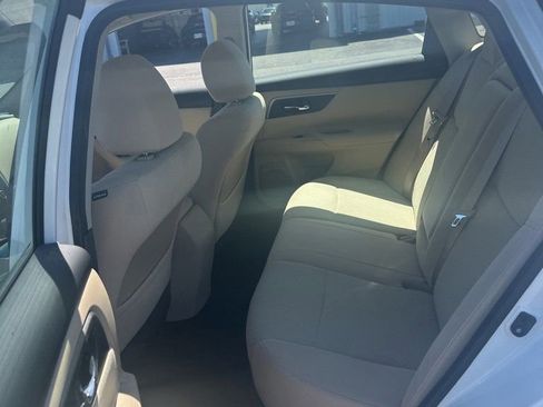 Used 2015 Nissan Altima 2.5 S w/ Sport Value Package image 5
