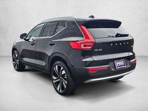 Used 2025 Volvo XC40 B5 Plus AWD/4WD image 3