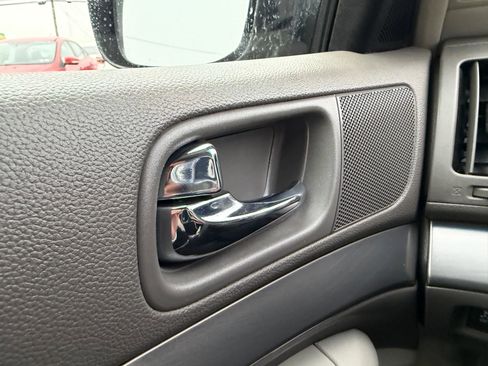 Used 2015 INFINITI Q40 w/ Navigation Package image 29