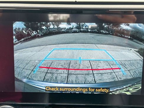 Used 2024 Toyota Highlander XLE FWD image 20