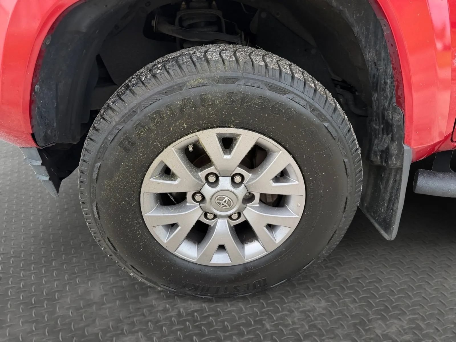 Used 2016 Toyota Tacoma SR5 AWD/4WD image 10