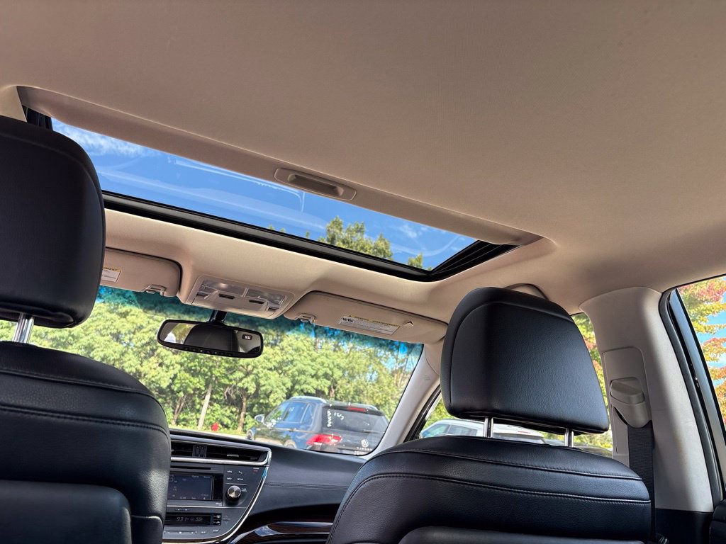 Used 2014 Toyota Avalon XLE Touring FWD image 22