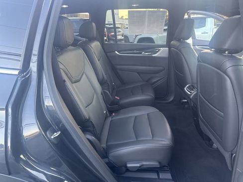 Used 2023 Cadillac XT6 Premium Luxury w/ Technology Package AWD/4WD image 28