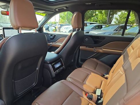 Used 2023 Lincoln Aviator Reserve w/ Equipment Group 201A AWD/4WD image 23