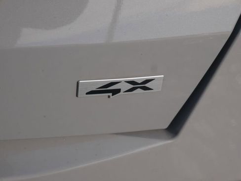 Used 2025 Kia Sorento S image 14