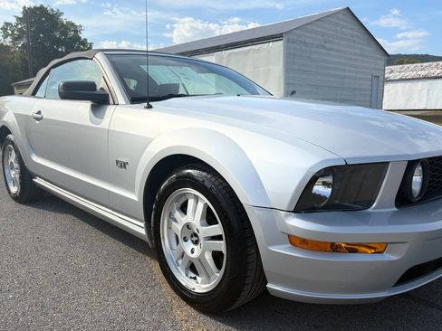 Used 2007 Ford Mustang GT Premium image 1