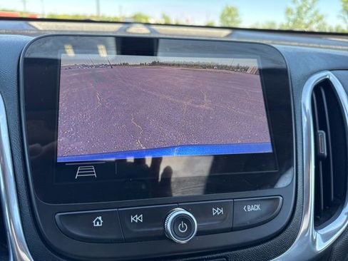 Used 2019 Chevrolet Equinox LT w/ Sun & Navigation Package AWD/4WD image 13