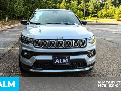 Used 2025 Jeep Compass Limited AWD/4WD image 10