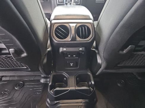 Used 2021 Jeep Wrangler Unlimited Rubicon AWD/4WD image 41