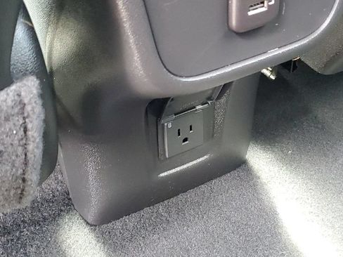 Used 2023 GMC Terrain SLT w/ LPO, Floor Liner Package FWD image 32
