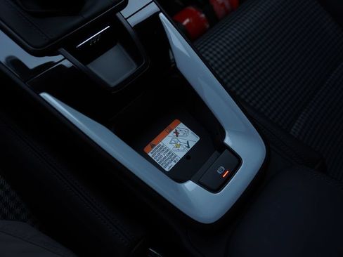 Used 2025 Porsche 911 Carrera T RWD image 59