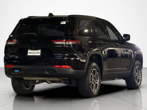 Used 2023 Jeep Grand Cherokee Trailhawk w/ Advanced Protech Group II AWD/4WD image 5