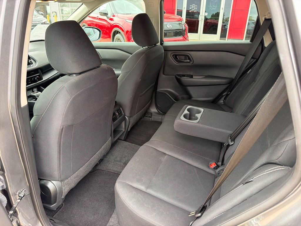 Used 2024 Nissan Rogue S FWD image 15