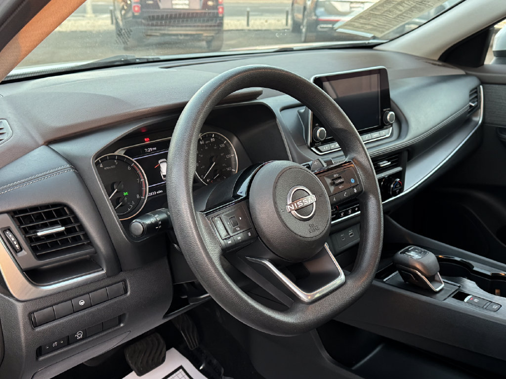 Used 2023 Nissan Rogue SV AWD/4WD image 10