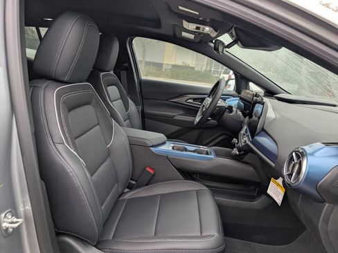 New 2026 Chevrolet Equinox EV LT image 13