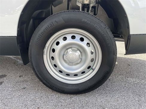 New 2025 Ford Maverick XL image 4