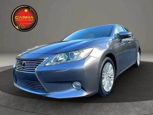Used 2013 Lexus ES 350 w/ Luxury Pkg FWD image 1