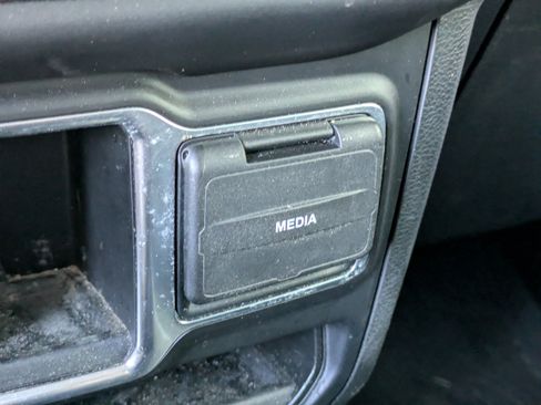 Used 2022 Jeep Gladiator Sport image 27